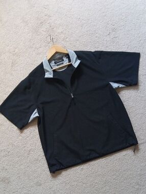 👔 P24" L28" Greg Norman Collection Quarter Zip Black Polo with Gray Collar